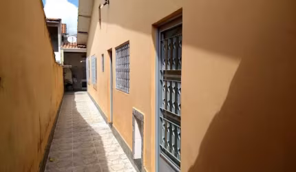 Casa à venda na Rua dos Farmacêuticos, 496, Parque Novo Horizonte, São José dos Campos por R$ 270.000