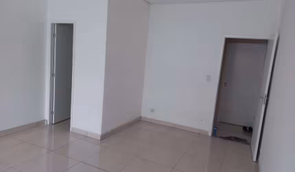 Aluga-se Sala Comercial (Janela fundos) Excelente localização Vale do Sol
