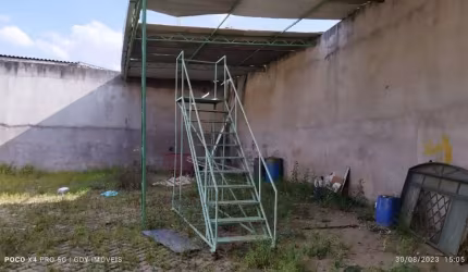 VENDE-SE TERRENO COM COBERTURA METALICA A 500 METROS DA RODOVIA CARVALHO PINTO