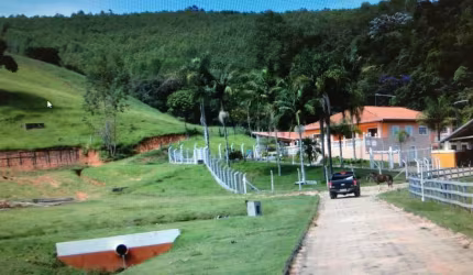 VENDE-SE LINDA FAZENDA IDEAL PARA PRODUÇÃO DE LEITE E CRIAÇÃO DE ANIMAIS E ESTRUTURA PARA HOTEL FAZENDA E CHALÉS