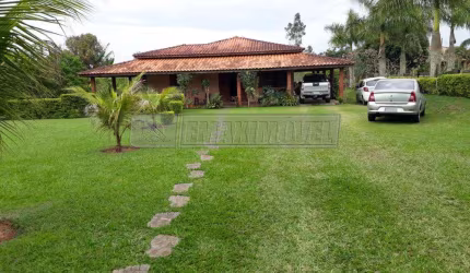 Casa em Bairros em Araçoiaba da Serra