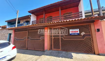 Sobrado com 3 Quartos sendo 1 suíte e edícula - Jd. Siriema