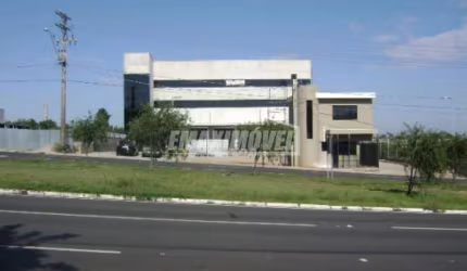 Galpão Comercial com aproximadamente 2000m²