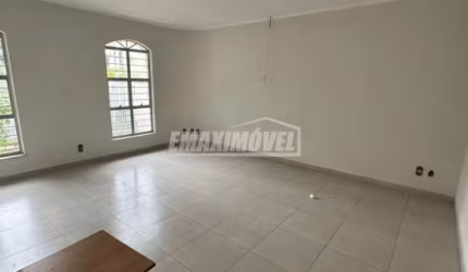 Casa de esquina com 3 quartos no Parque Campolim em Sorocaba/SP
