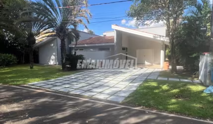 Casa com 4 Quartos sendo 2 Suítes e Hidromassagem - Resid. Lago Azul