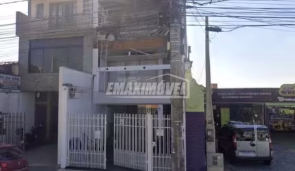 Salão comercial com mezaninos na Av. Cel Nogueira Padilha