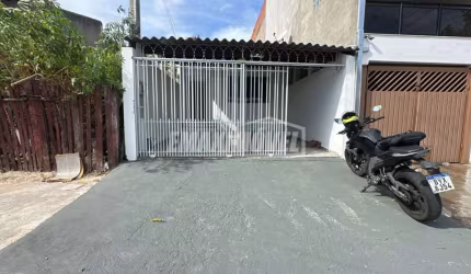 Casa com 2 Quartos no Jd. Santo André II