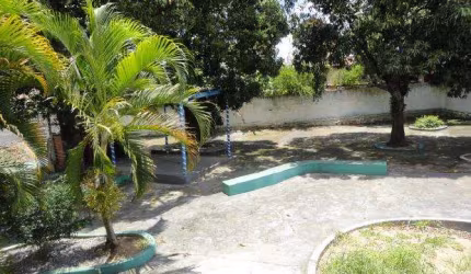 Casa com 2 Quartos sendo 1 suíte com Hidro e 7 vagas - Vila Carvalho