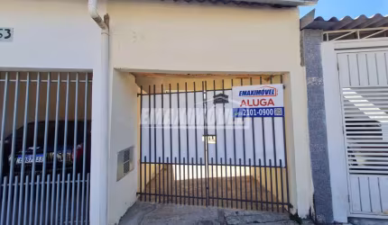 Casa com 2 quartos e 3 vagas no Parque Vitória Régia