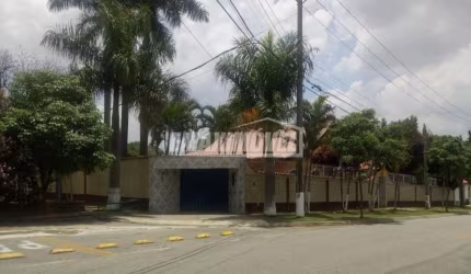 Casa com 3 Quartos sendo 1 suíte e Piscina - Jardim Bandeirantes