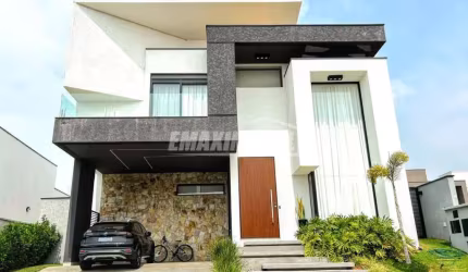 Sobrado com 3 suítes, Área gourmet com piscina e 4 vagas - Alphaville Nova Esplanada