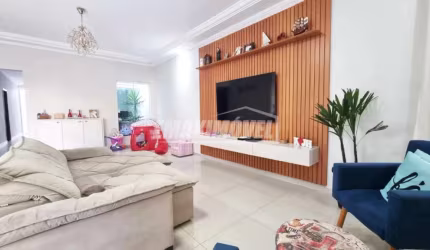 Casa com 3 Quartos sendo 1 suíte, 4 vagas e espaço gourmet - Éden
