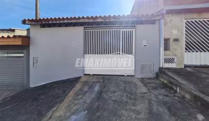 Casa com 2 vagas cobertas e quintal - Jd. Paulista