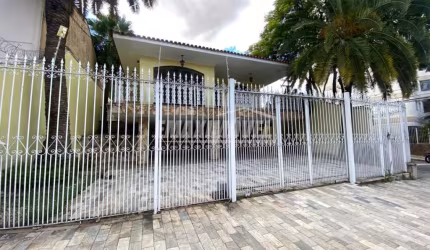 Casa comercial com 3 Quartos sendo 1 suíte e 3 salas - Vila Trujillo