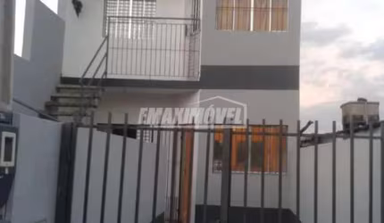 Casa com 2 Quartos e 1 vaga - Lopes de Oliveira