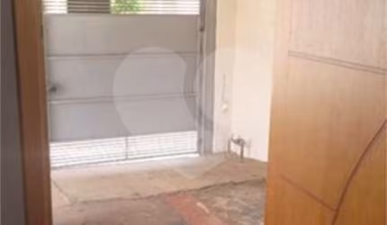 Casa com 4 quartos à venda em Vila Carvalho - SP
