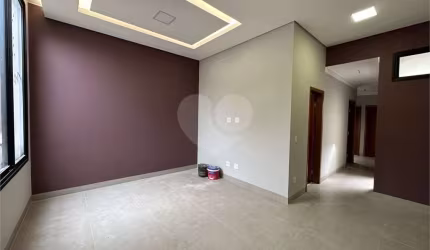 Casa térrea com 3 quartos à venda em Parque Vista Alegre - SP