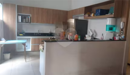 Casa com 3 quartos à venda em Vila Cardia - SP