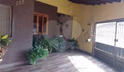 Casa com 3 quartos à venda em Vila Giunta - SP