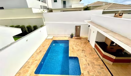 Casa de vila à venda em Residencial Villaggio - SP