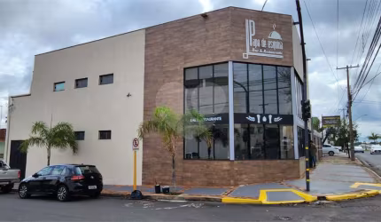 Prédio inteiro à venda ou para locação em Vila Cardia - SP