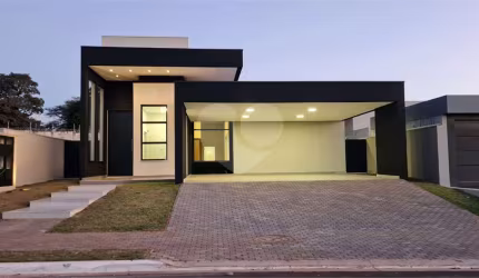 Condomínio com 4 quartos à venda em Jardim Shangri-lá - SP