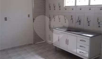 Casa com 6 quartos à venda em Vila Camargo - SP