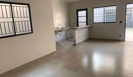 Casa com 2 quartos à venda em Parque Residencial Castelo - SP
