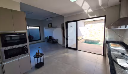 Casa com 3 quartos para locação em Residencial Villa De León - SP
