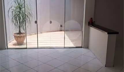 Casa com 3 quartos à venda em Parque Residencial Jardim Araruna - SP