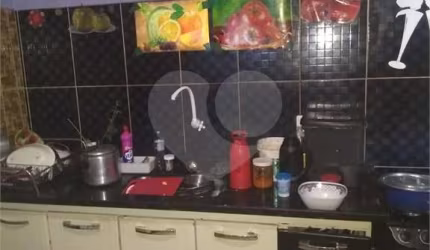 Casa com 2 quartos à venda em Jardim Ivone - SP