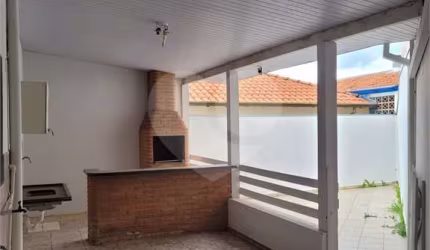 Sobrado com 4 quartos à venda em Vila Souto - SP