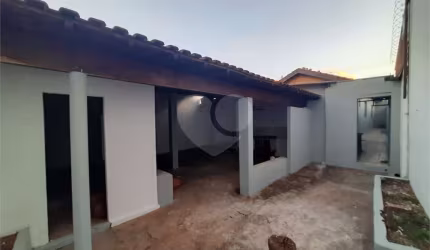 Casa com 2 quartos à venda em Vila Martha - SP