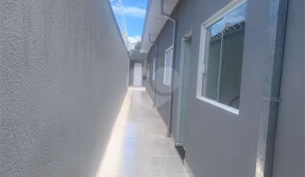 Casa com 3 quartos à venda em Jardim Vânia Maria - SP