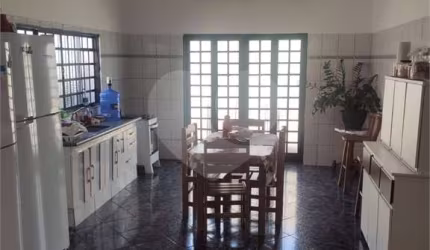 Casa com 4 quartos à venda em Vila Souto - SP