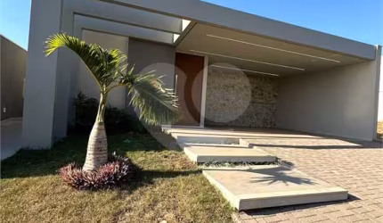 Casa com 3 quartos à venda em Vila Santista - SP