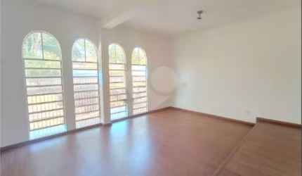 Casa com 4 quartos à venda em Parque União - SP
