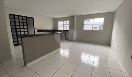 Casa com 3 quartos à venda em Núcleo Habitacional Nobuji Nagasawa - SP