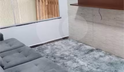 Casa com 3 quartos à venda em Núcleo Habitacional Mary Dota - SP