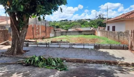 Terreno à venda em Vila Fabiano - SP
