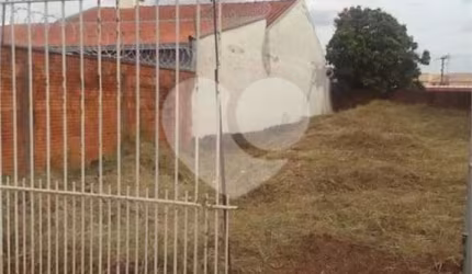 Terreno à venda em Jardim Andorfato - SP