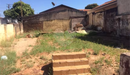 Terreno à venda em Vila Quaggio - SP