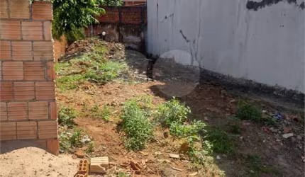 Terreno à venda em Vila Falcão - SP