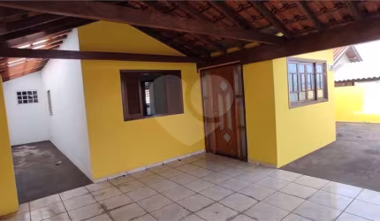 Casa com 3 quartos à venda em Barras Do Tietê - SP