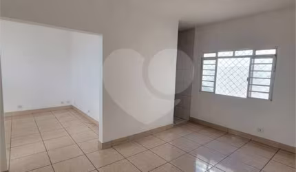 Casa com 3 quartos para locação em Vila São João Da Boa Vista - SP