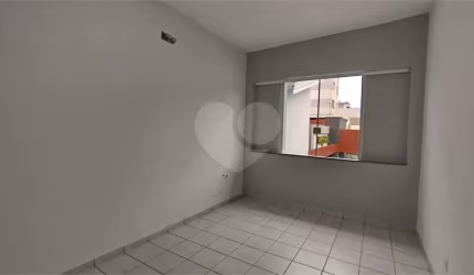 Prédio inteiro para locação em Vila Santa Izabel - SP