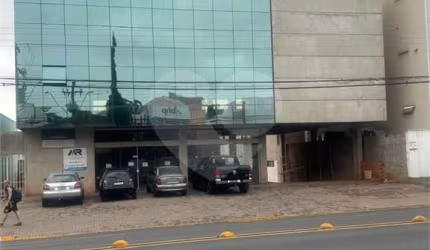 Prédio inteiro para locação em Vila Santa Tereza - SP