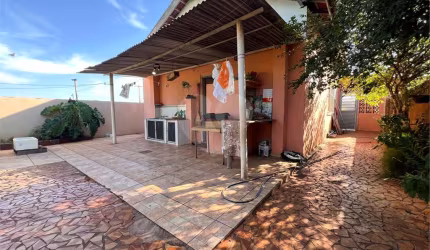 Casa com 3 quartos à venda em Vila Coralina - SP