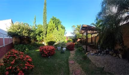 Casa com 3 quartos à venda em Vila Souto - SP