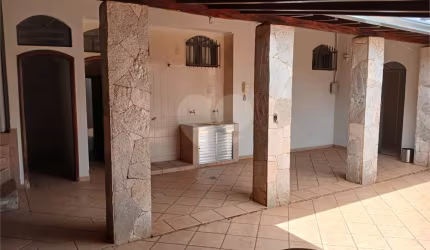 Casa com 3 quartos para locação em Jardim Panorama - SP